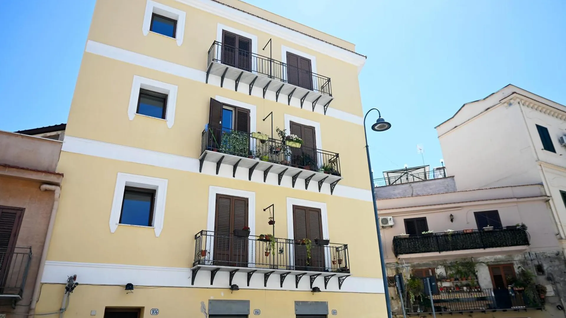 Politeama Theater Apartments Palermo