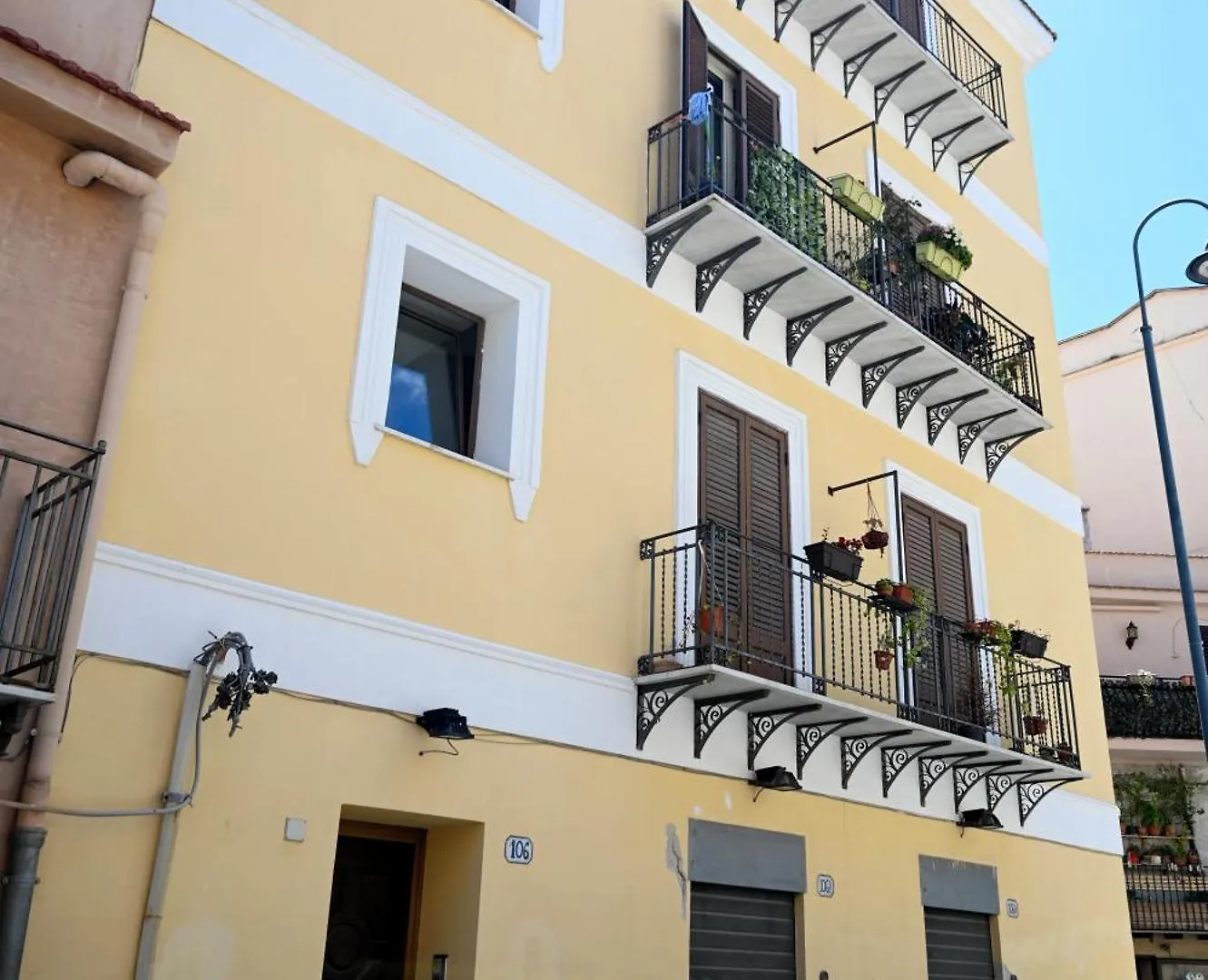 Politeama Theater Apartments Palermo